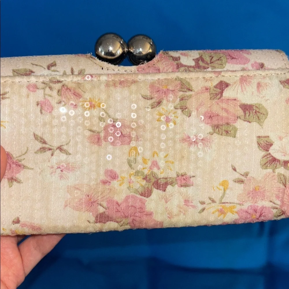 FloralDesignClipWallet MiniMirror AlotOf Space for CardsMoney ThreeSpotsInMiddle - Picture 3 of 6
